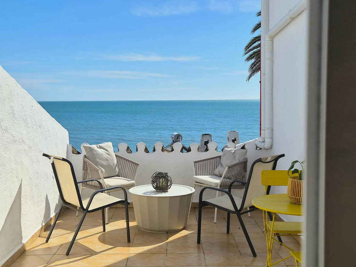 1 Bed Apartment for sale in Estepona Costa Del Sol, Málaga, Spain