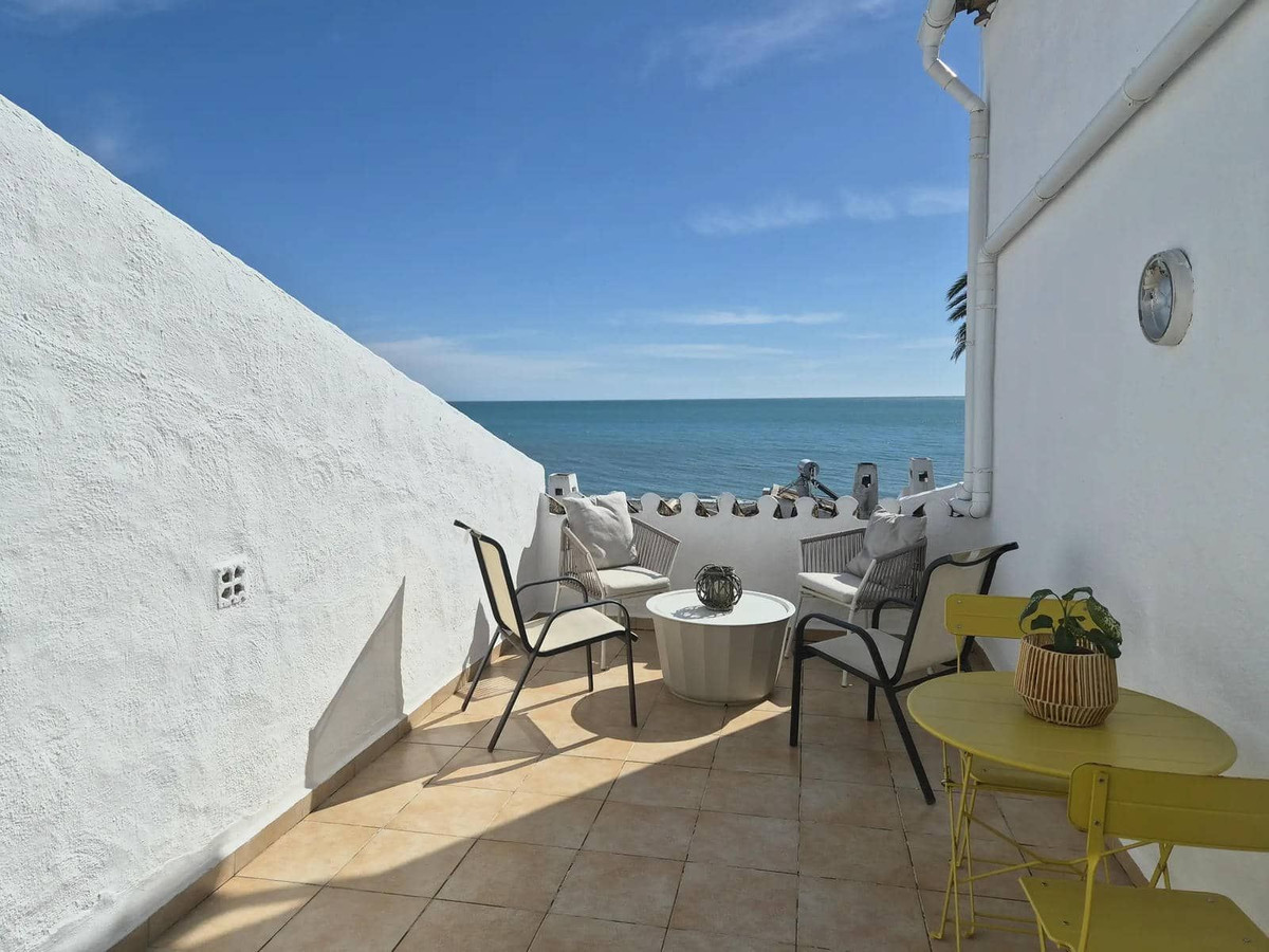 1 Bed Apartment for sale in Estepona Costa Del Sol, Málaga, Spain