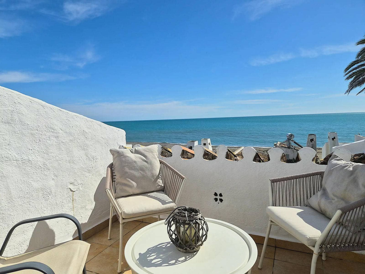 1 Bed Apartment for sale in Estepona Costa Del Sol, Málaga, Spain