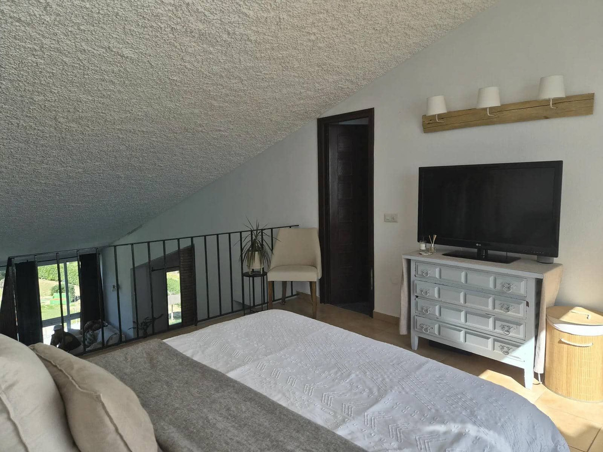 1 Bed Apartment for sale in Estepona Costa Del Sol, Málaga, Spain