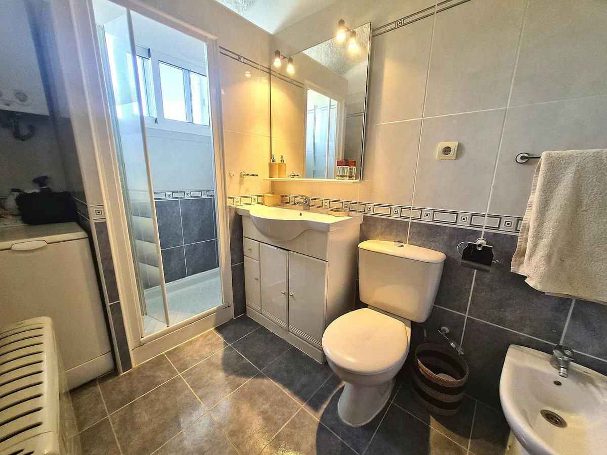 1 Bed Apartment for sale in Estepona Costa Del Sol, Málaga, Spain