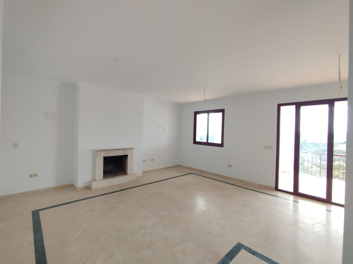 2 Bed Townhouse for sale in Doña Julia Costa Del Sol, Málaga, Spain