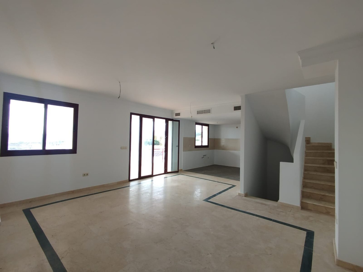 2 Bed Townhouse for sale in Doña Julia Costa Del Sol, Málaga, Spain