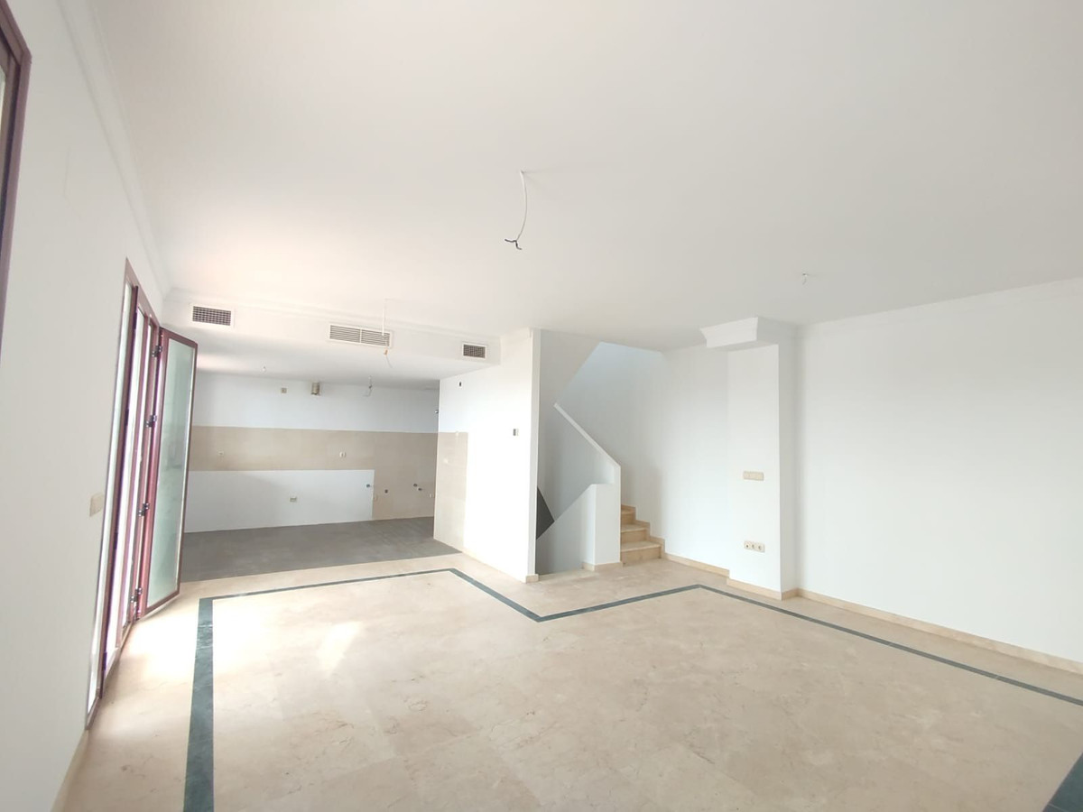 2 Bed Townhouse for sale in Doña Julia Costa Del Sol, Málaga, Spain
