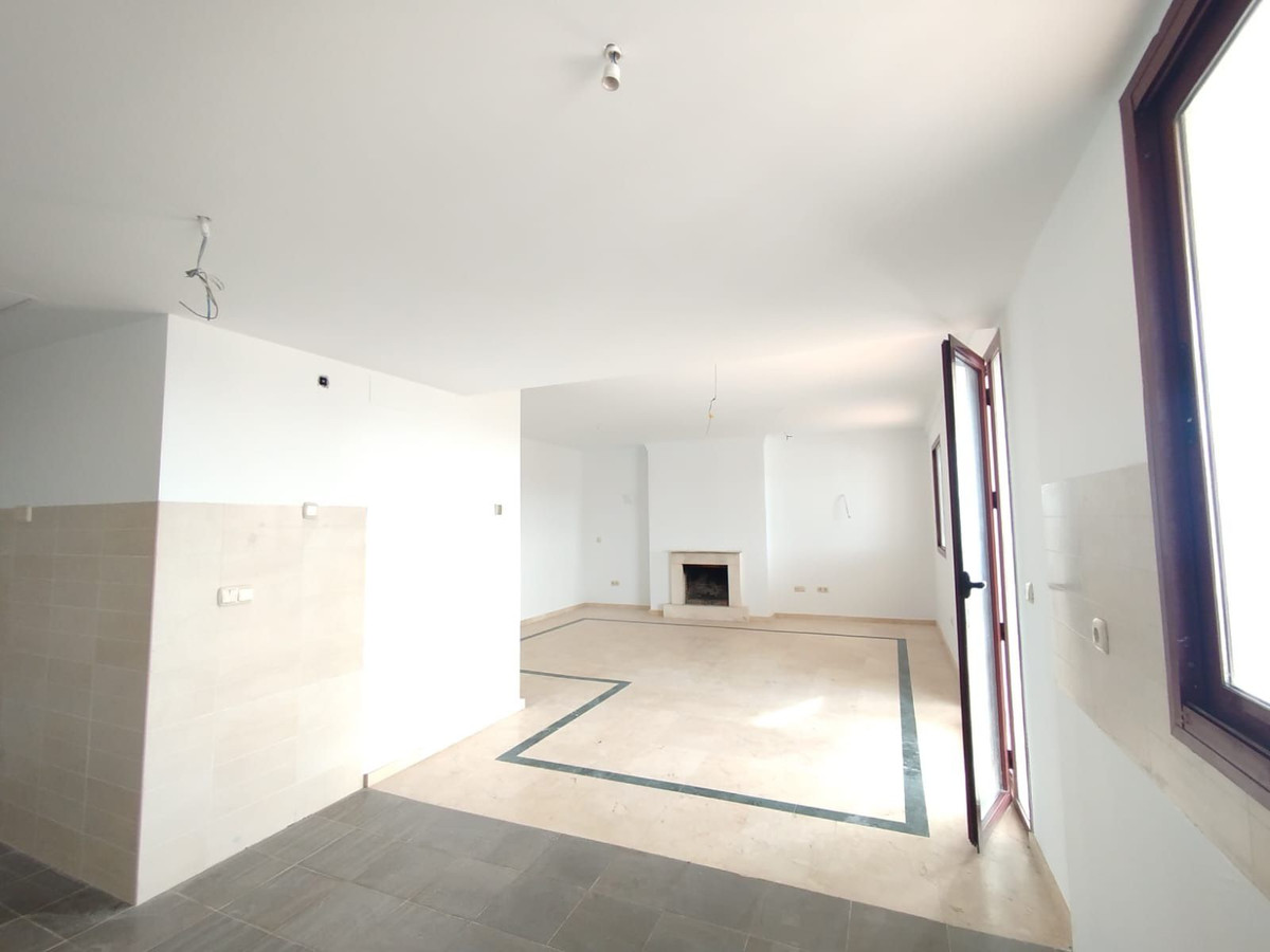 2 Bed Townhouse for sale in Doña Julia Costa Del Sol, Málaga, Spain