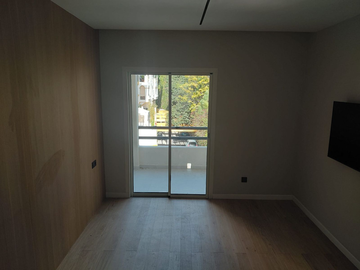 1 Bed Apartment for sale in Marbella Costa Del Sol, Málaga, Spain