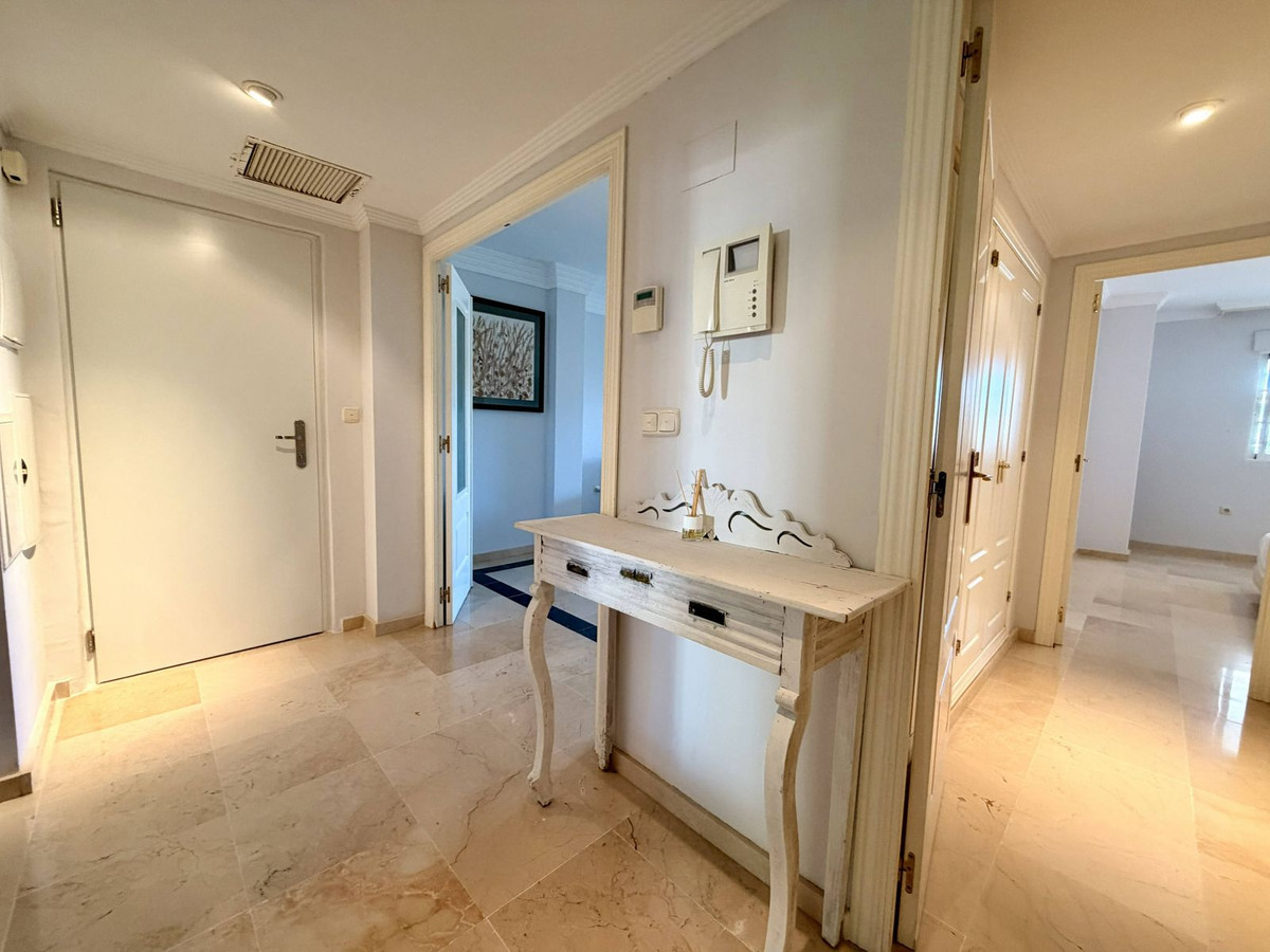 Se vende Apartamento Planta Media de 2 dormitorios en Costa Del Sol, Málaga, España