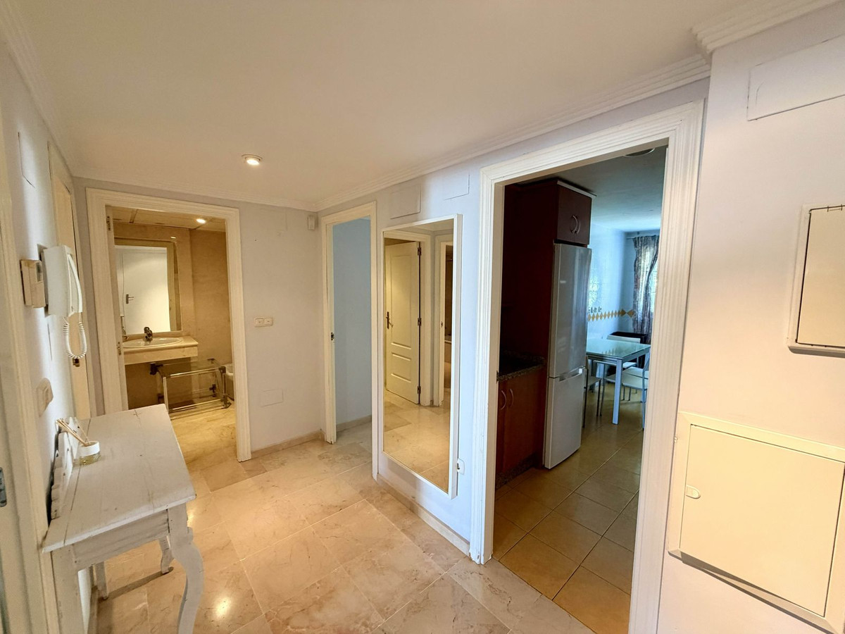 Se vende Apartamento Planta Media de 2 dormitorios en Costa Del Sol, Málaga, España
