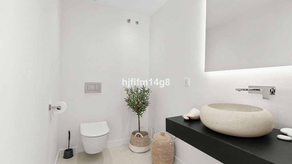 5 Bed Townhouse for sale in San Pedro De Alcántara Costa Del Sol, Málaga, Spain