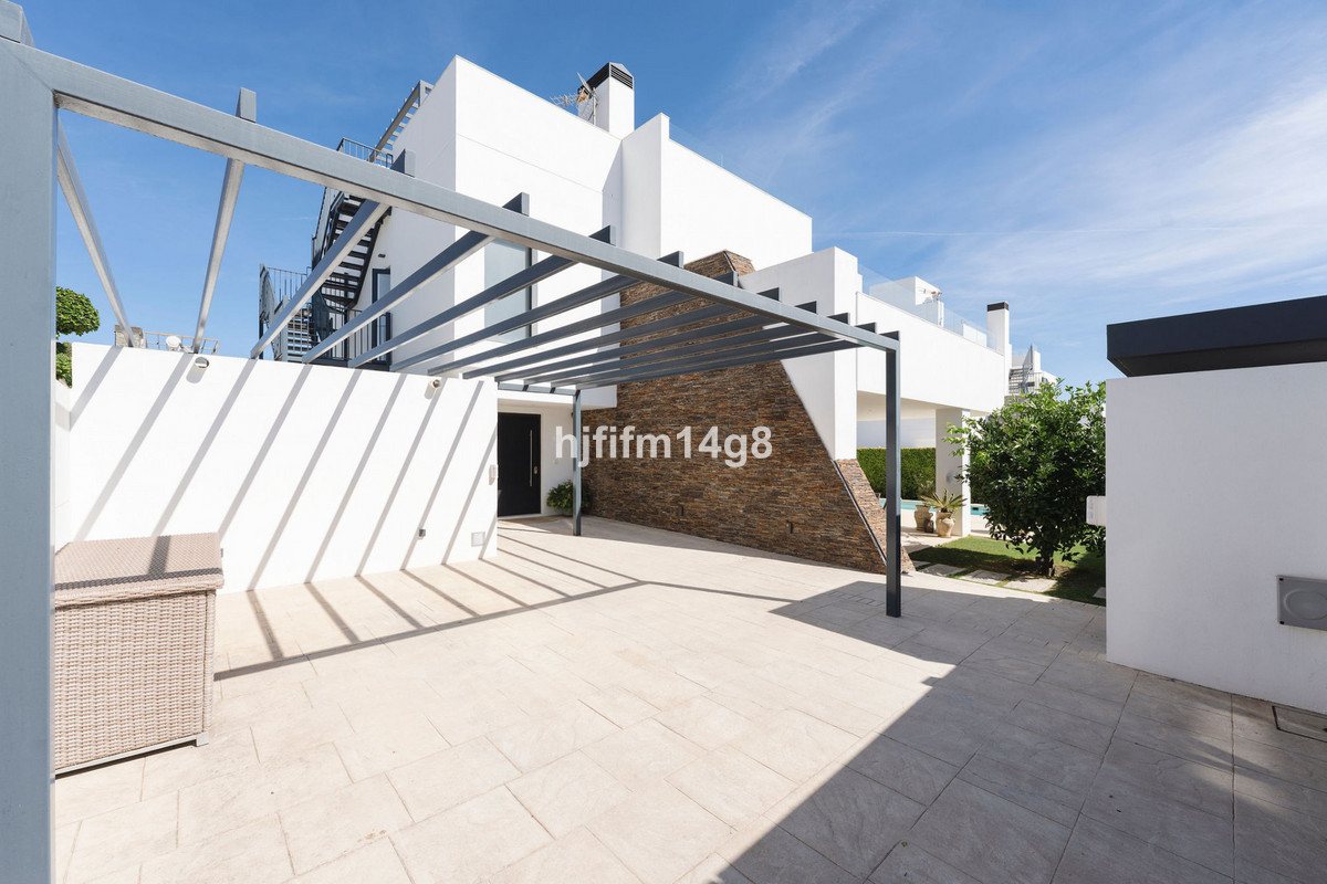 5 Bed Townhouse for sale in San Pedro De Alcántara Costa Del Sol, Málaga, Spain