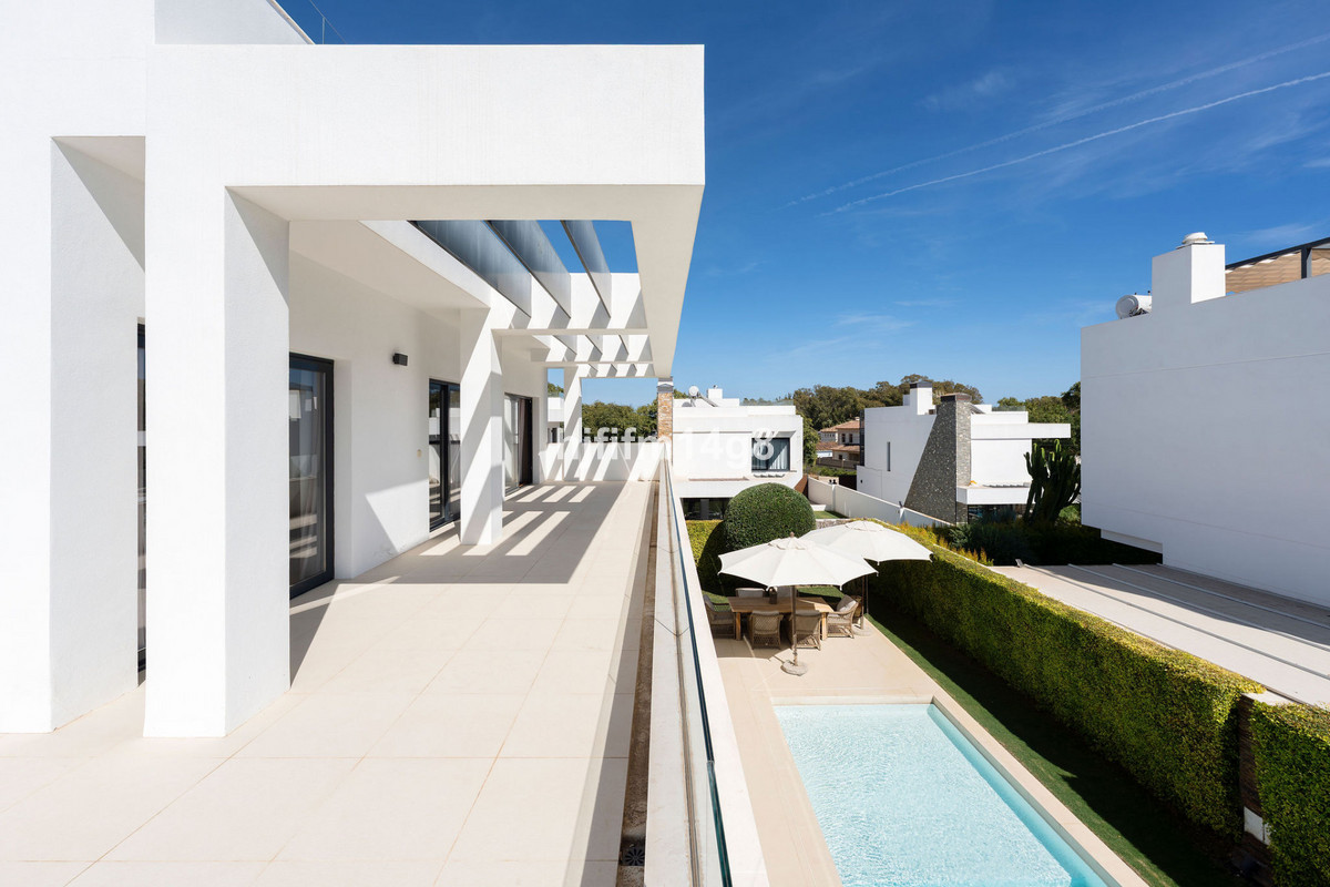 5 Bed Townhouse for sale in San Pedro De Alcántara Costa Del Sol, Málaga, Spain