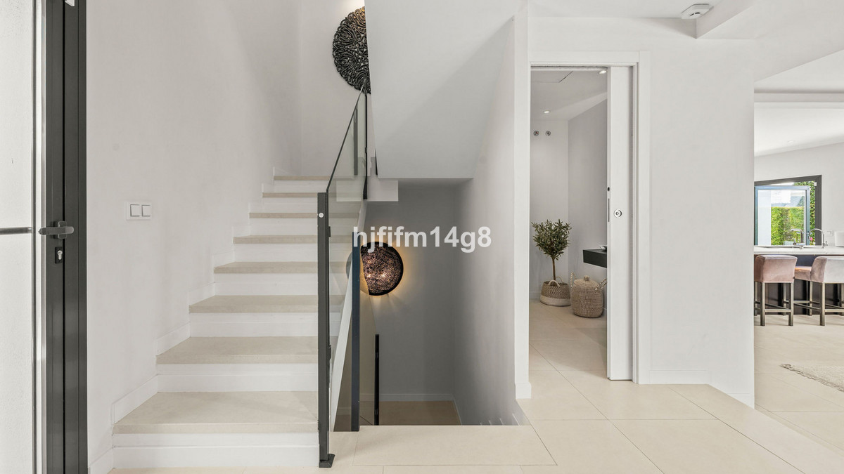 5 Bed Townhouse for sale in San Pedro De Alcántara Costa Del Sol, Málaga, Spain