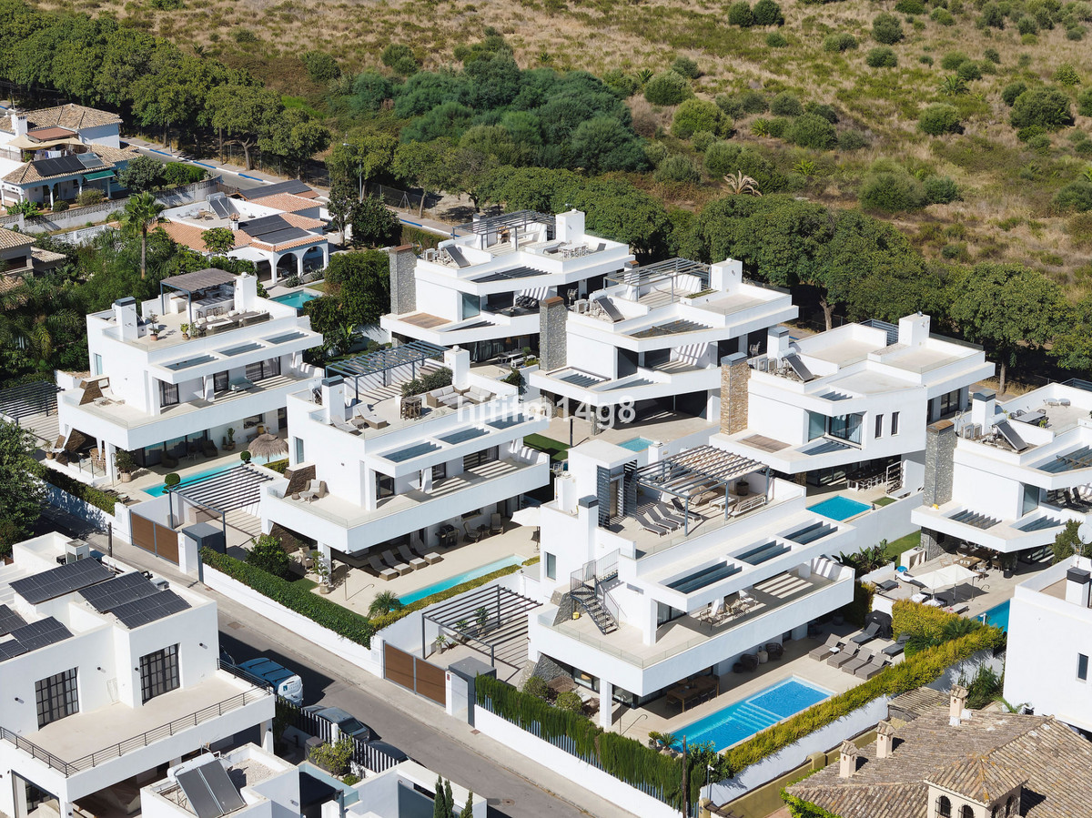 5 Bed Townhouse for sale in San Pedro De Alcántara Costa Del Sol, Málaga, Spain