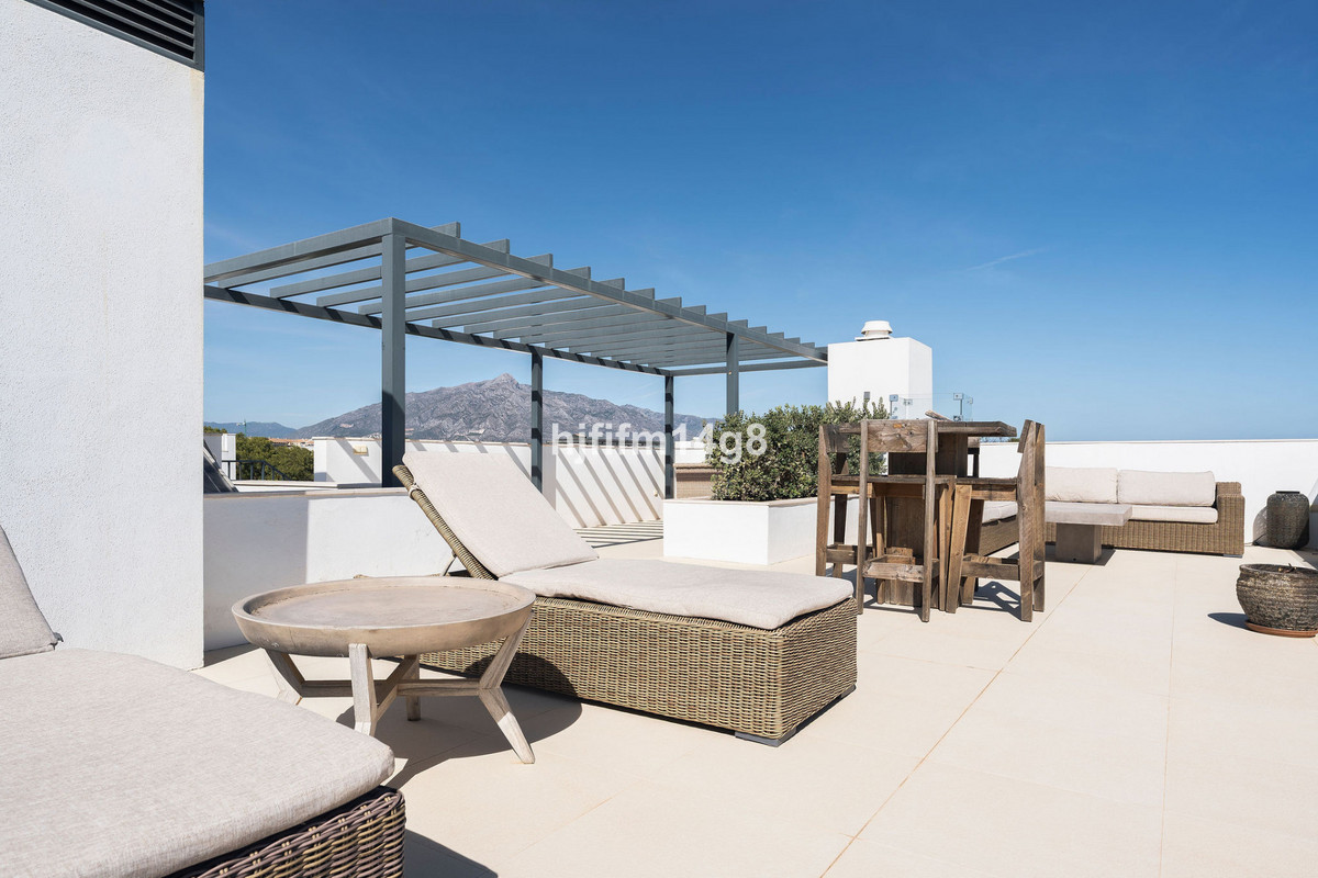 5 Bed Townhouse for sale in San Pedro De Alcántara Costa Del Sol, Málaga, Spain