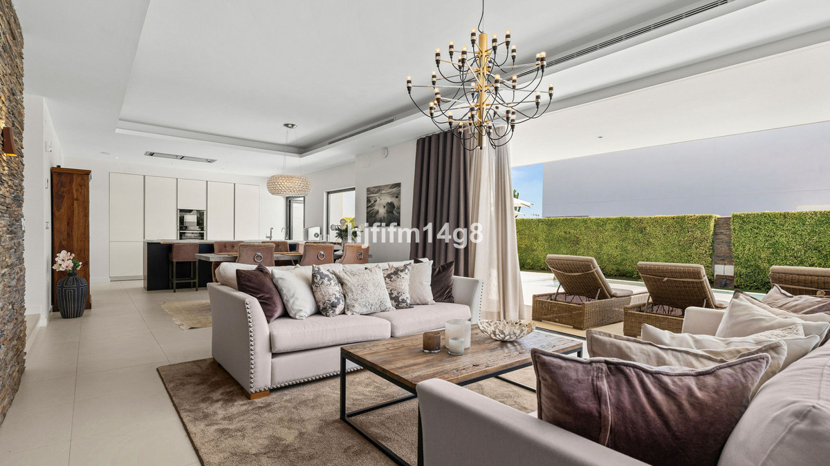 5 Bed Townhouse for sale in San Pedro De Alcántara Costa Del Sol, Málaga, Spain