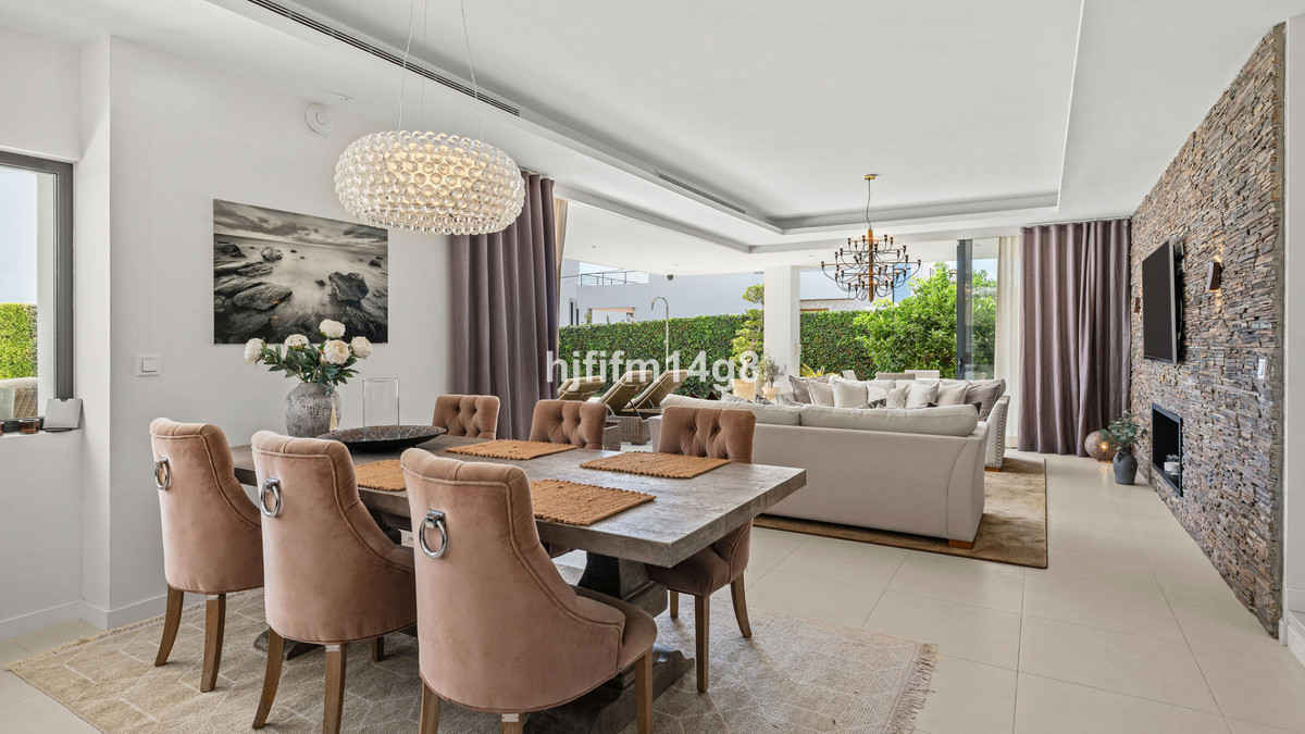 5 Bed Townhouse for sale in San Pedro De Alcántara Costa Del Sol, Málaga, Spain