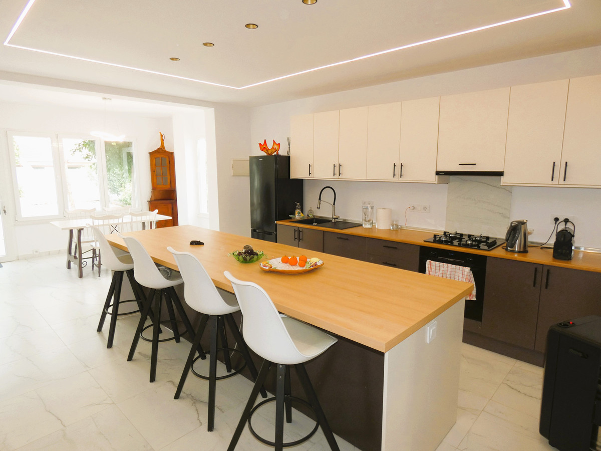 Se vende Villa - Chalet de 6 dormitorios en Costa Blanca, Alicante, España