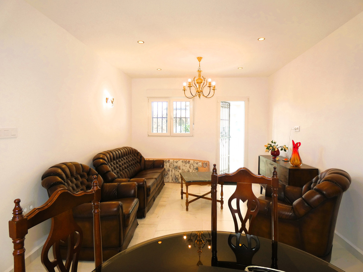 Se vende Villa - Chalet de 6 dormitorios en Costa Blanca, Alicante, España