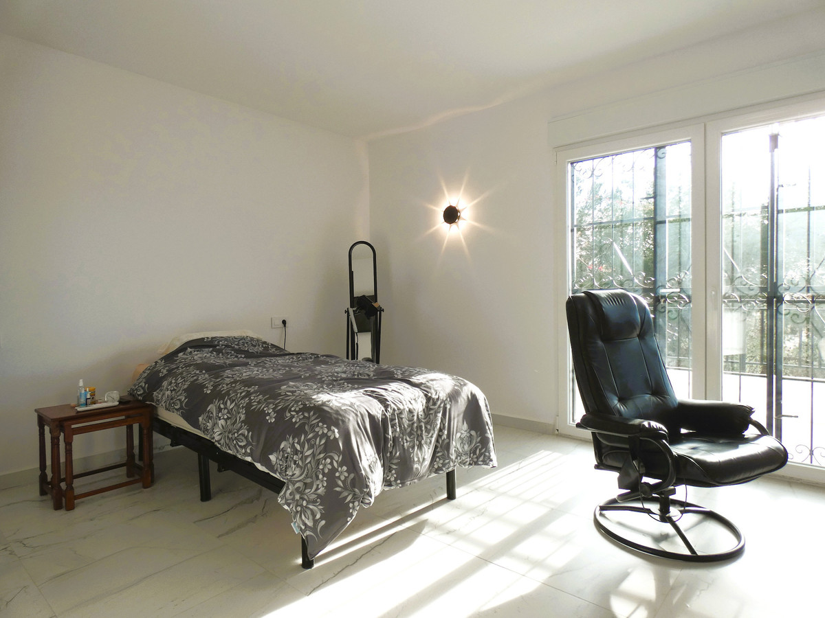 Se vende Villa - Chalet de 6 dormitorios en Costa Blanca, Alicante, España