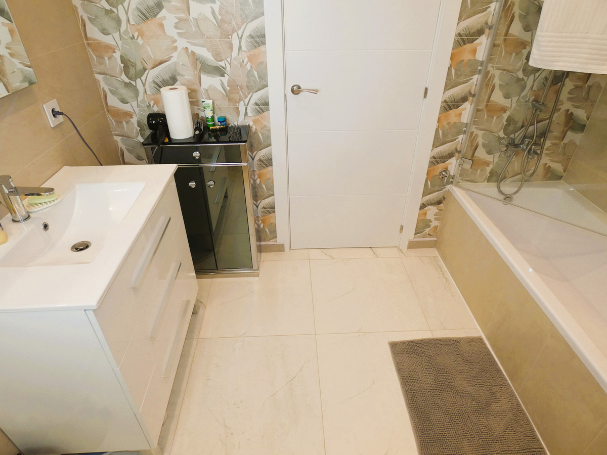 Se vende Villa - Chalet de 6 dormitorios en Costa Blanca, Alicante, España