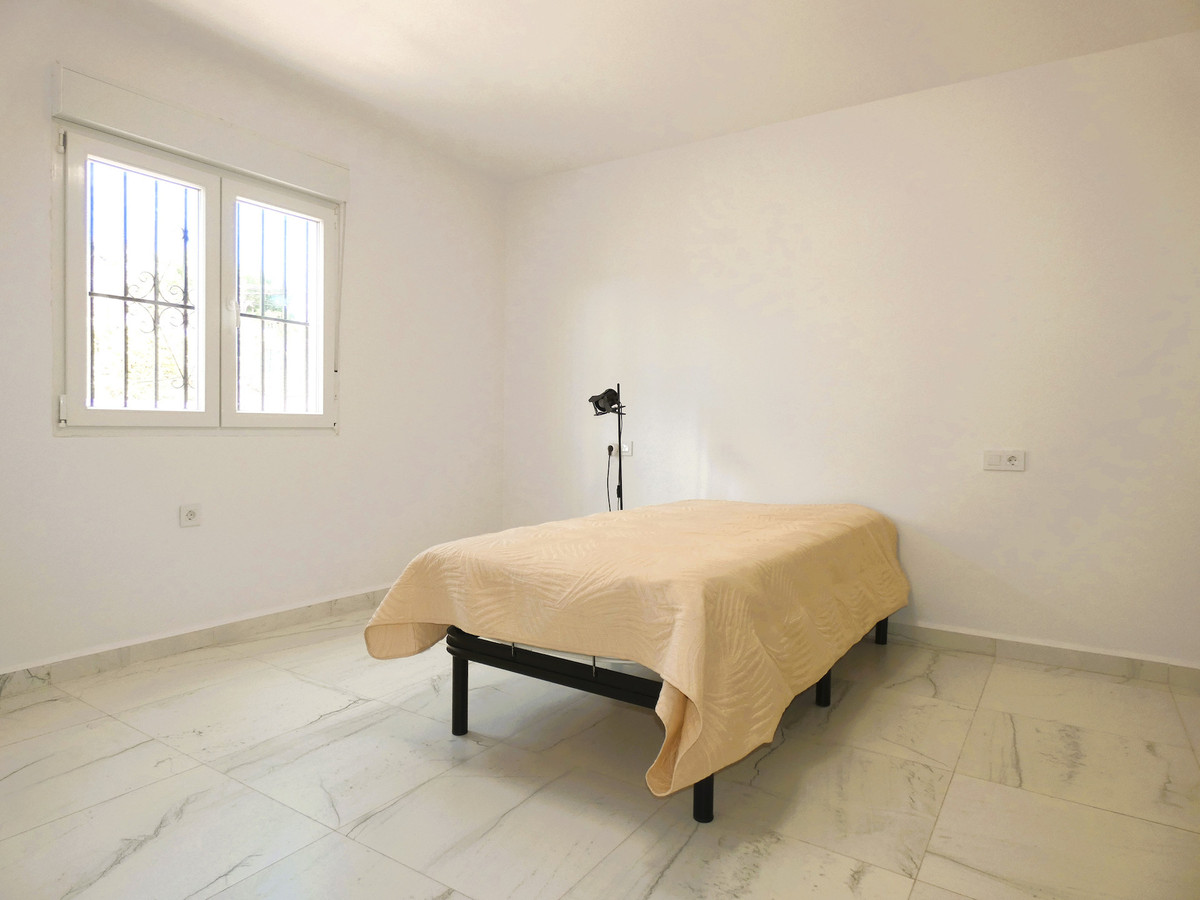 Se vende Villa - Chalet de 6 dormitorios en Costa Blanca, Alicante, España