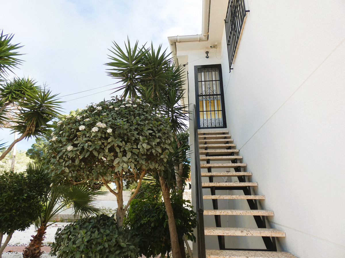 Se vende Villa - Chalet de 6 dormitorios en Costa Blanca, Alicante, España