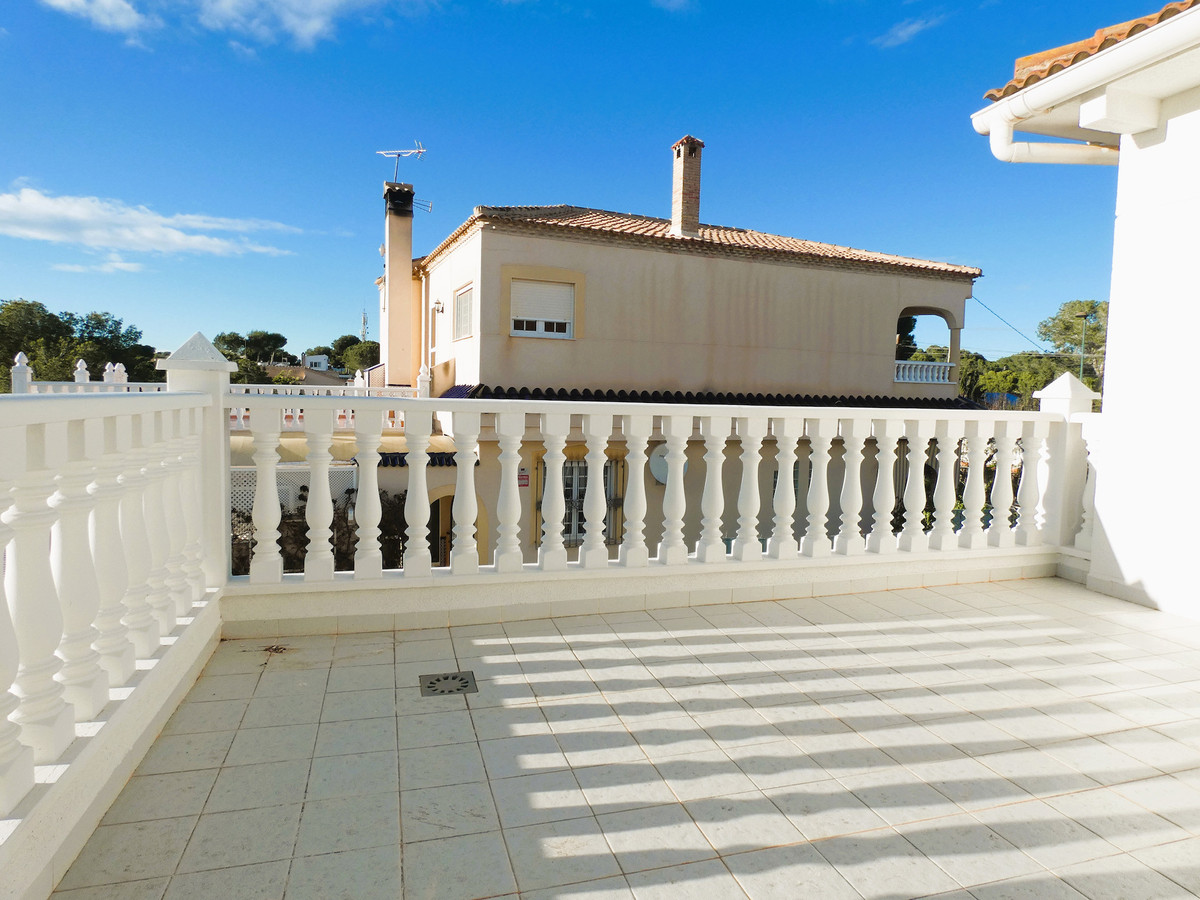 Se vende Villa - Chalet de 6 dormitorios en Costa Blanca, Alicante, España