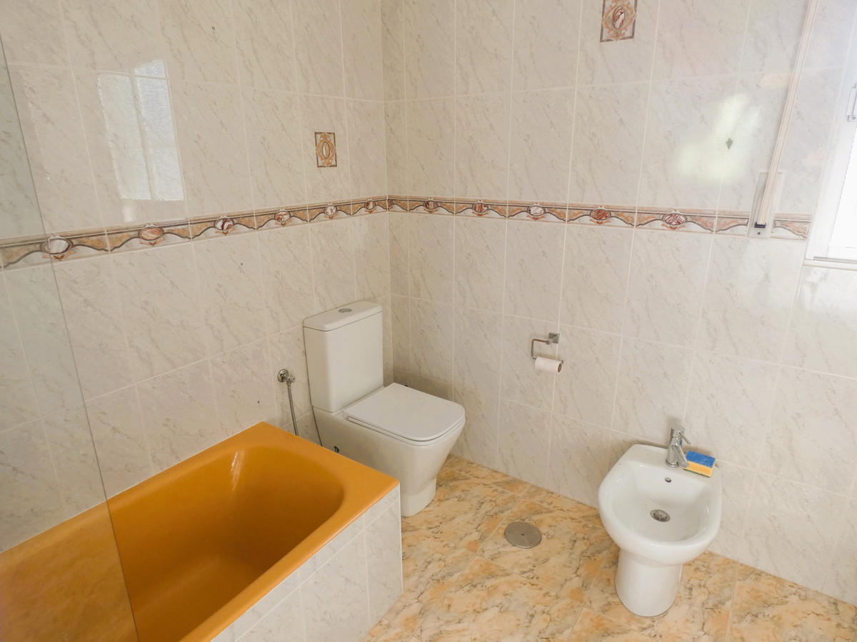 Se vende Villa - Chalet de 6 dormitorios en Costa Blanca, Alicante, España