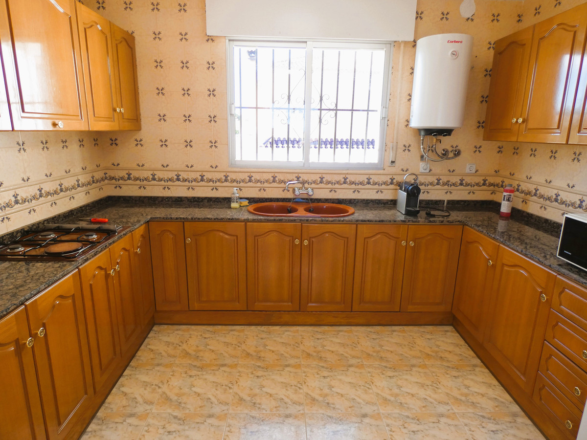 Se vende Villa - Chalet de 6 dormitorios en Costa Blanca, Alicante, España