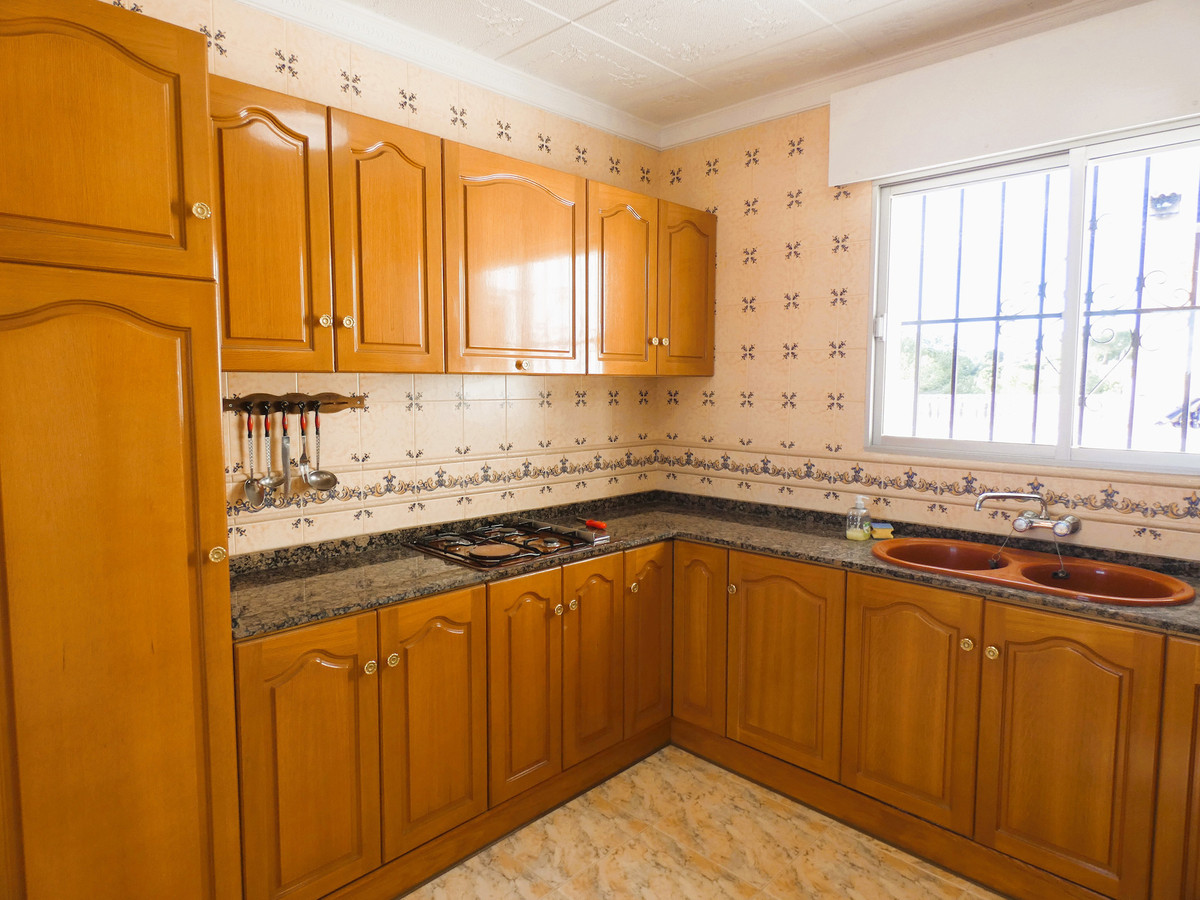 Se vende Villa - Chalet de 6 dormitorios en Costa Blanca, Alicante, España