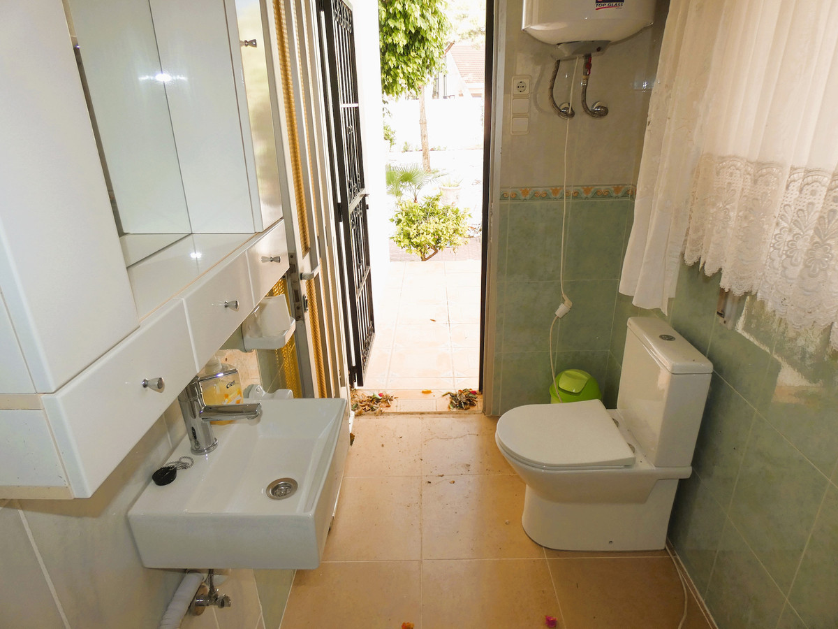 Se vende Villa - Chalet de 6 dormitorios en Costa Blanca, Alicante, España