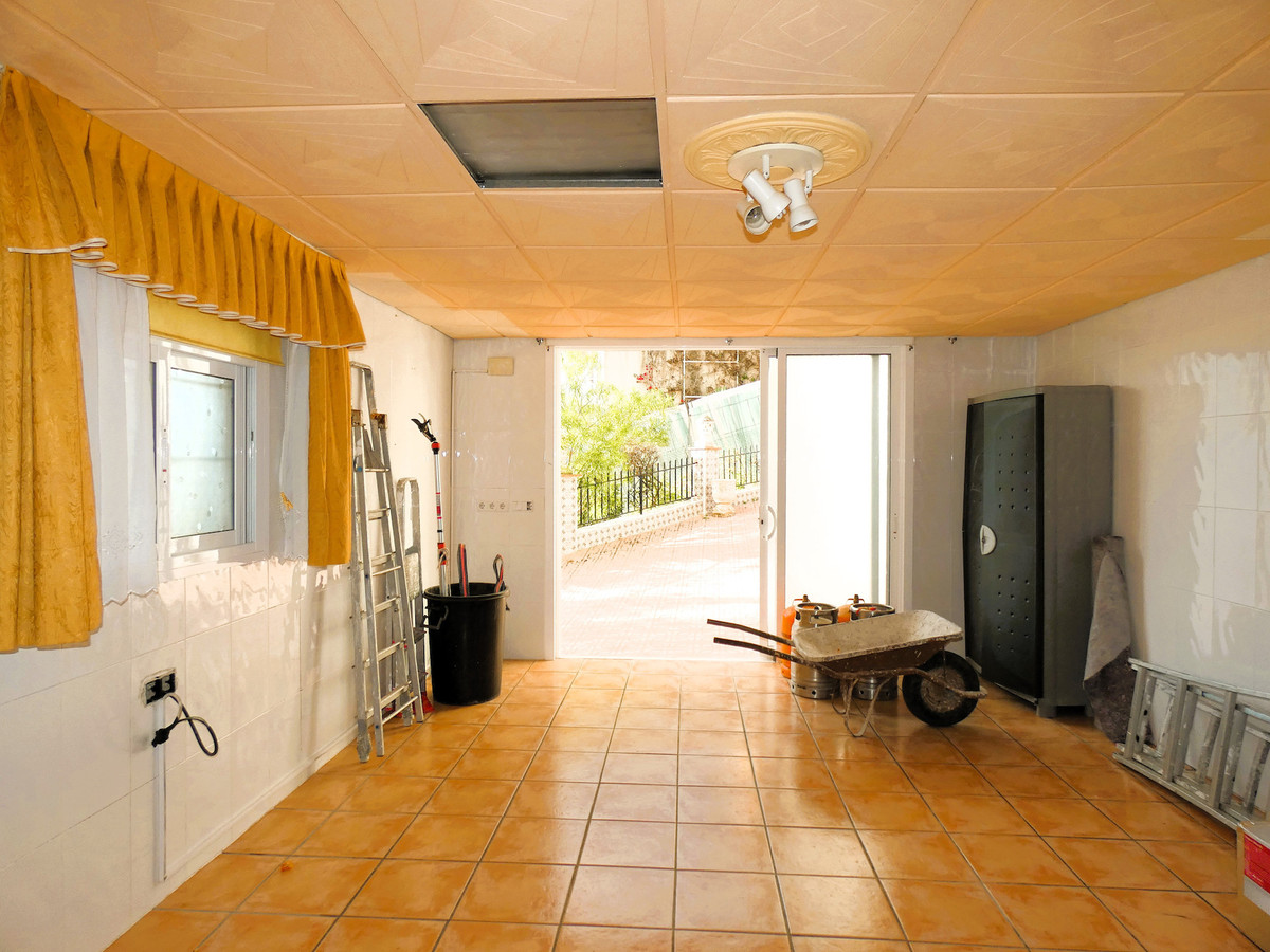 Se vende Villa - Chalet de 6 dormitorios en Costa Blanca, Alicante, España