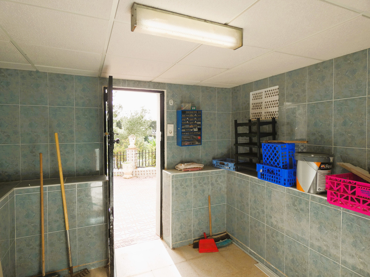 Se vende Villa - Chalet de 6 dormitorios en Costa Blanca, Alicante, España