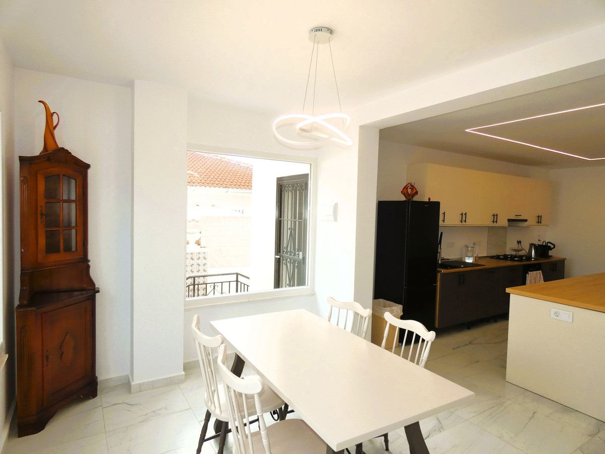 Se vende Villa - Chalet de 6 dormitorios en Costa Blanca, Alicante, España