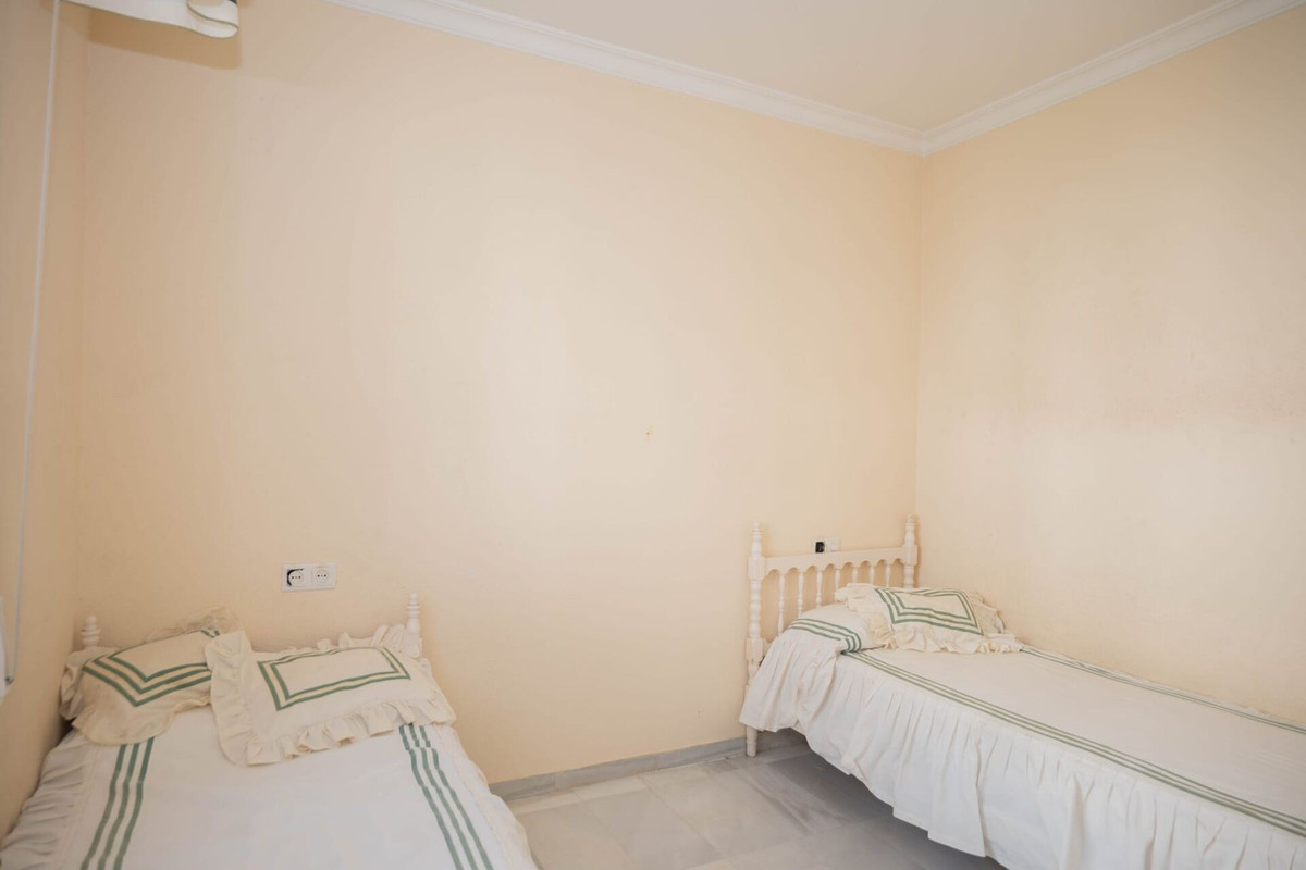 Se vende Apartamento Planta Media de 2 dormitorios en Costa Del Sol, Málaga, España