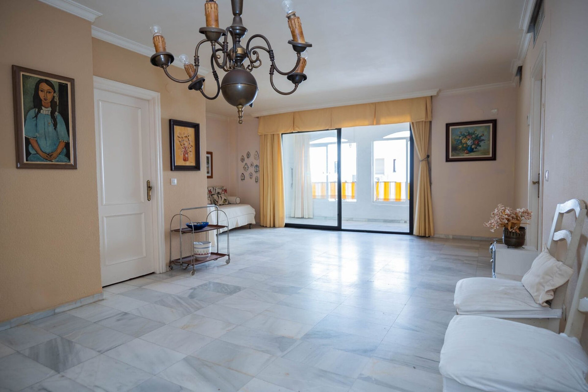 Se vende Apartamento Planta Media de 2 dormitorios en Costa Del Sol, Málaga, España