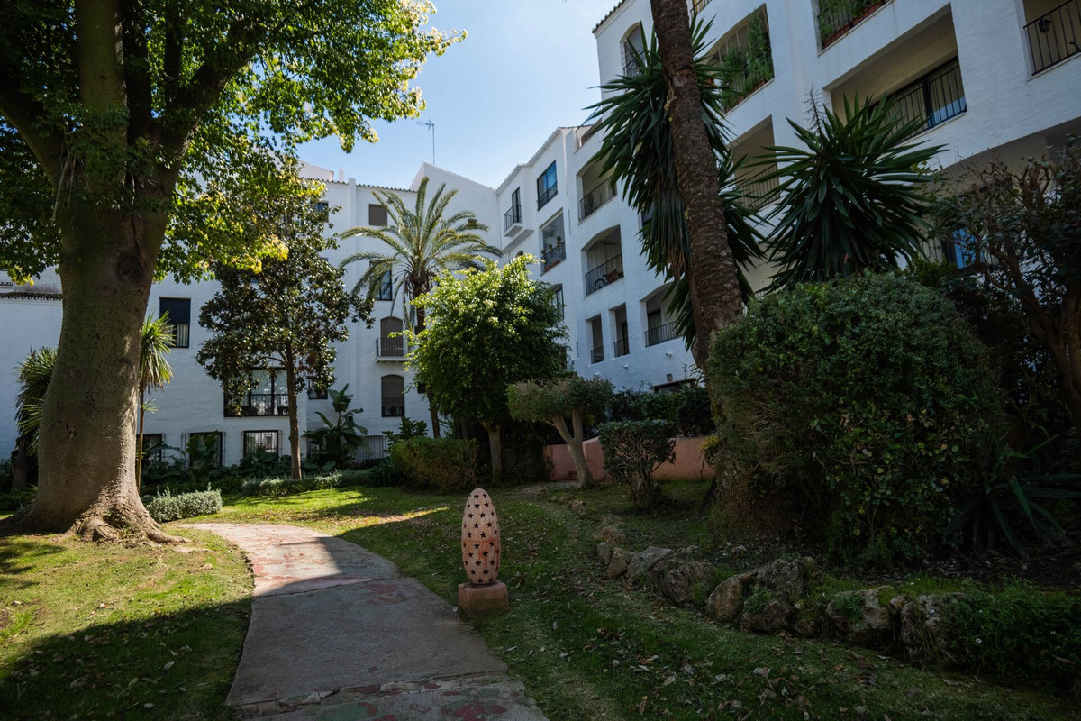 Se vende Apartamento Planta Media de 2 dormitorios en Costa Del Sol, Málaga, España