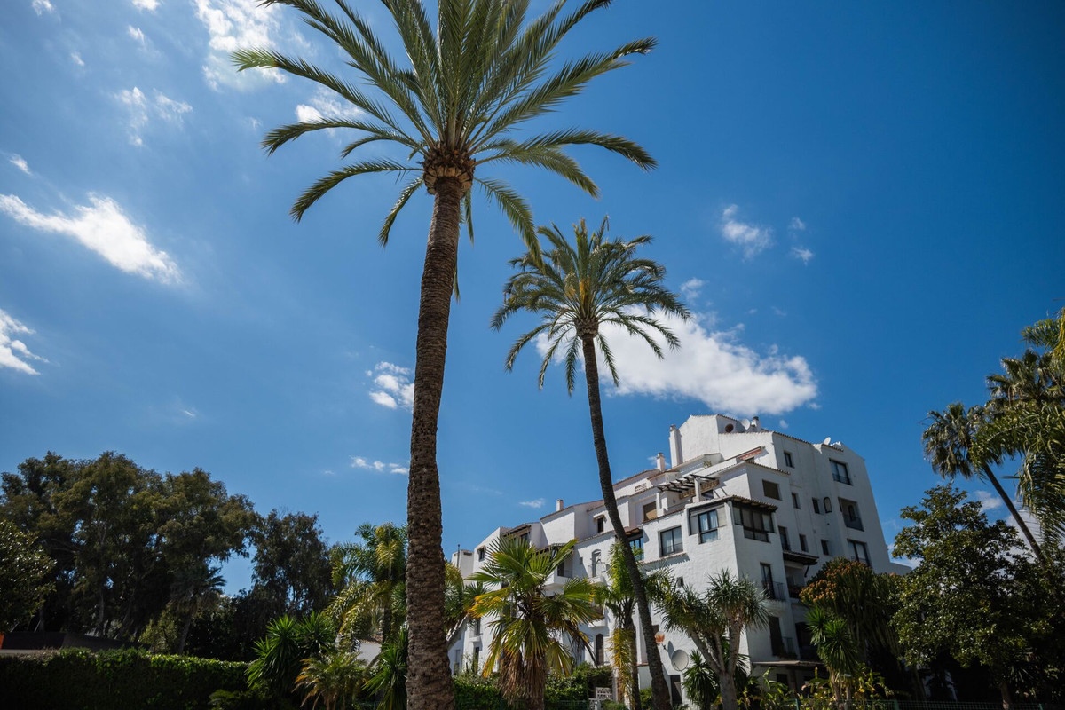 Se vende Apartamento Planta Media de 2 dormitorios en Costa Del Sol, Málaga, España