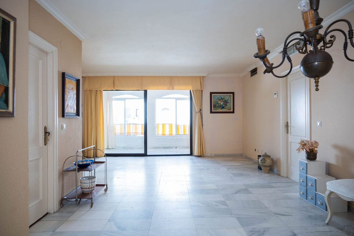 Se vende Apartamento Planta Media de 2 dormitorios en Costa Del Sol, Málaga, España