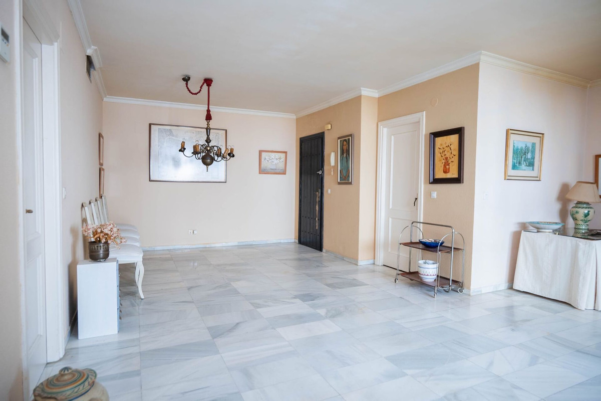 Se vende Apartamento Planta Media de 2 dormitorios en Costa Del Sol, Málaga, España