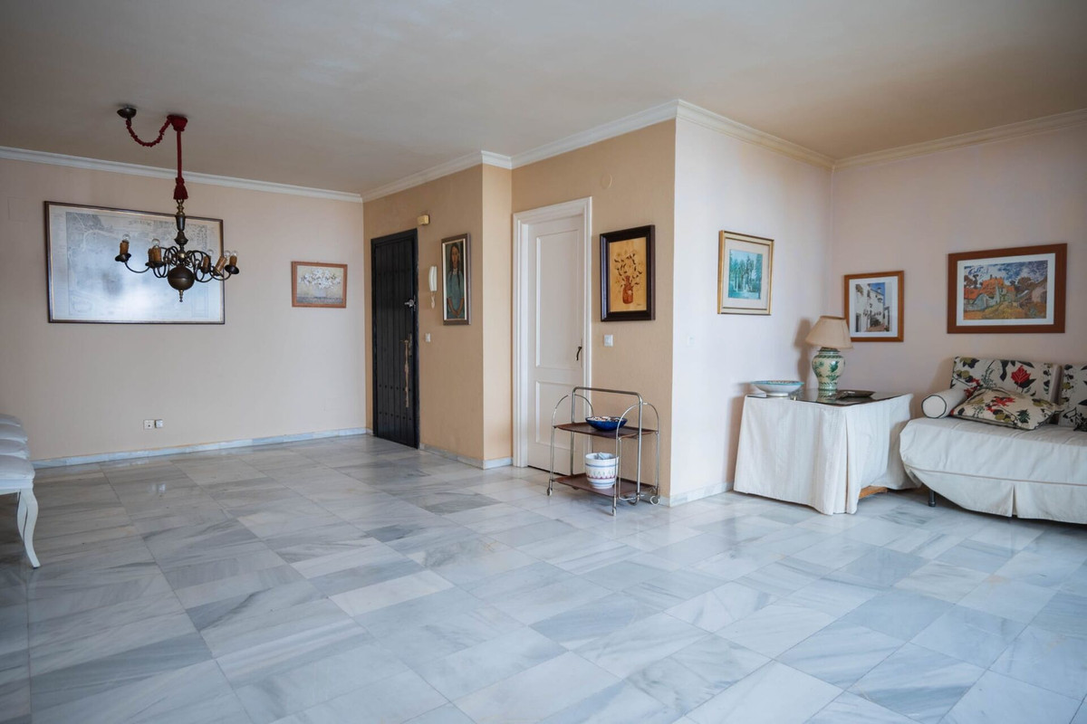 Se vende Apartamento Planta Media de 2 dormitorios en Costa Del Sol, Málaga, España