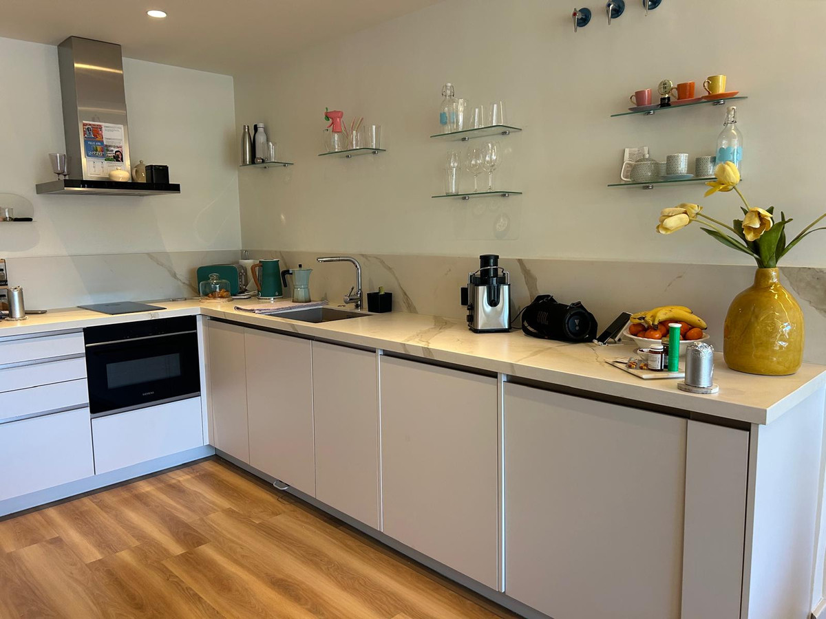 2 Bed Apartment for sale in Estepona Costa Del Sol, Málaga, Spain