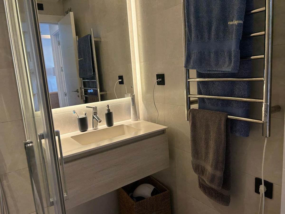 2 Bed Apartment for sale in Estepona Costa Del Sol, Málaga, Spain
