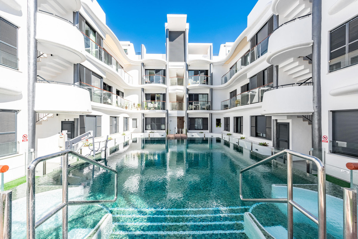 2 Bed Apartment for sale in Estepona Costa Del Sol, Málaga, Spain