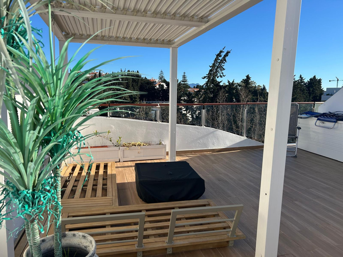 2 Bed Apartment for sale in Estepona Costa Del Sol, Málaga, Spain