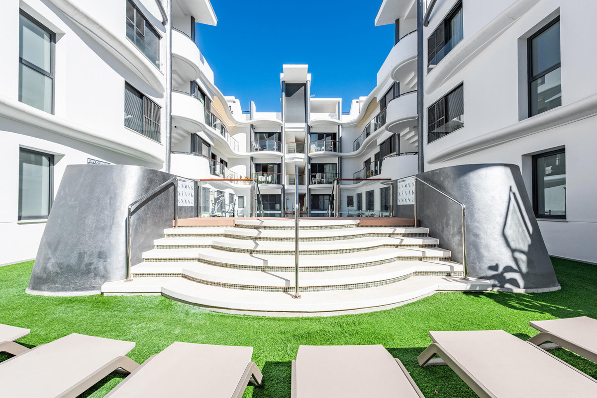 2 Bed Apartment for sale in Estepona Costa Del Sol, Málaga, Spain