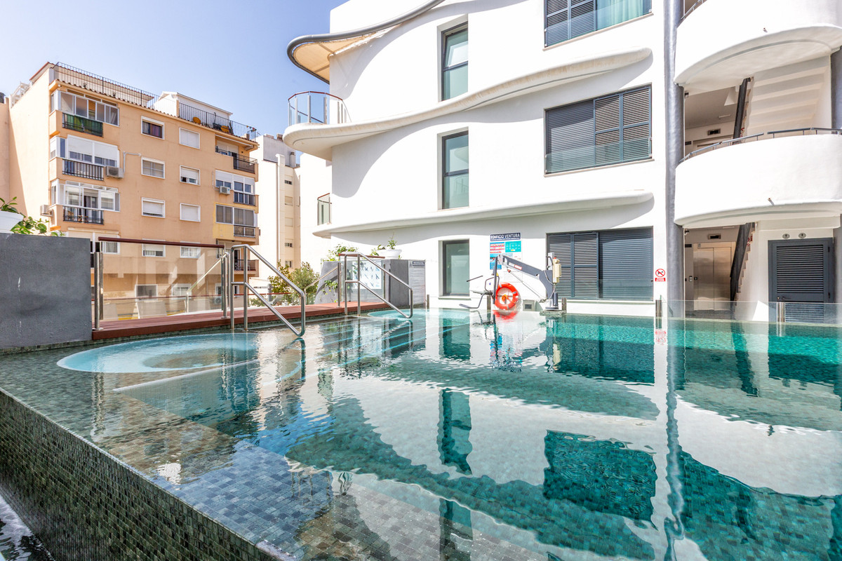 2 Bed Apartment for sale in Estepona Costa Del Sol, Málaga, Spain