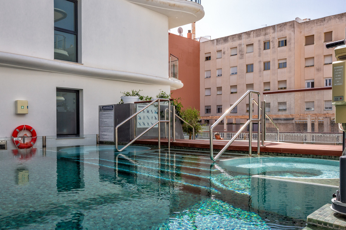 2 Bed Apartment for sale in Estepona Costa Del Sol, Málaga, Spain
