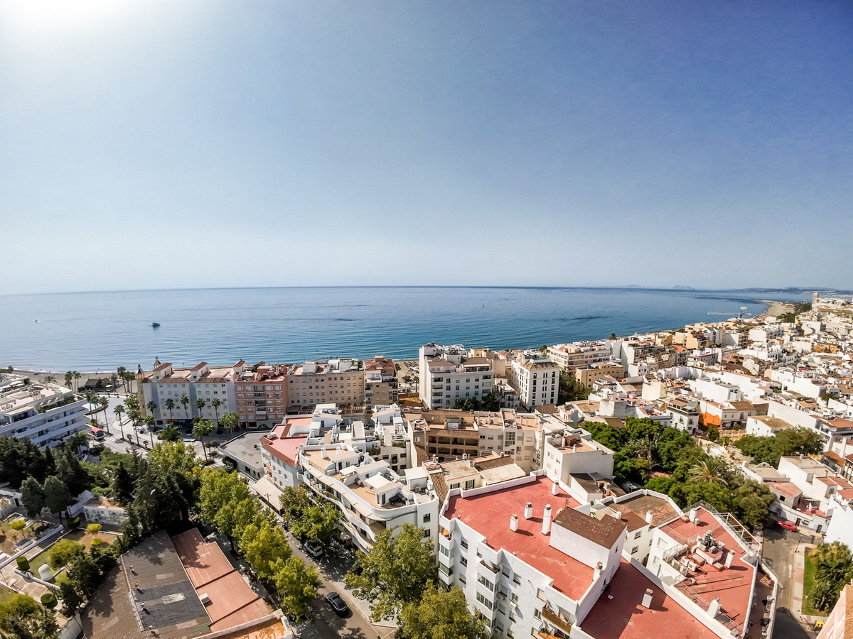 2 Bed Apartment for sale in Estepona Costa Del Sol, Málaga, Spain