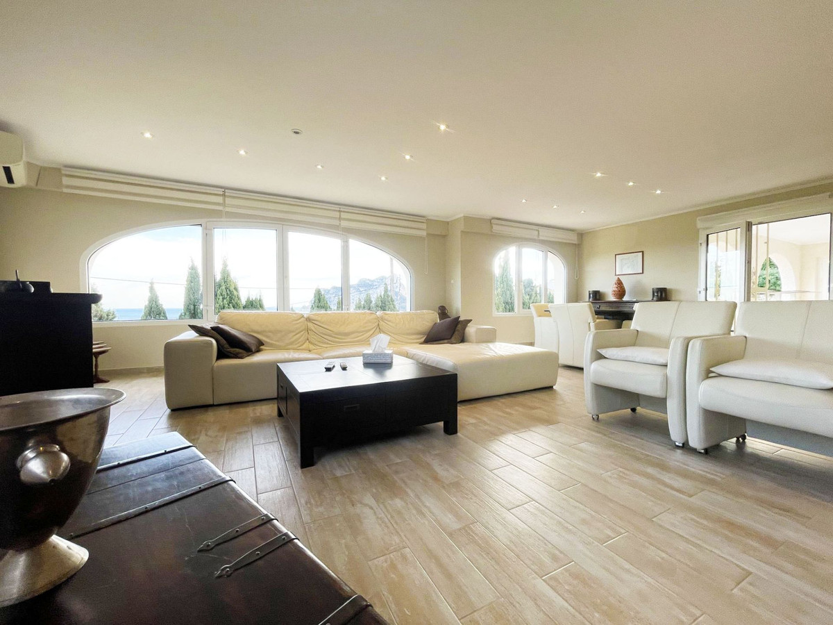 6 Bed Townhouse for sale in Calpe Costa Blanca, Alicante, Spain